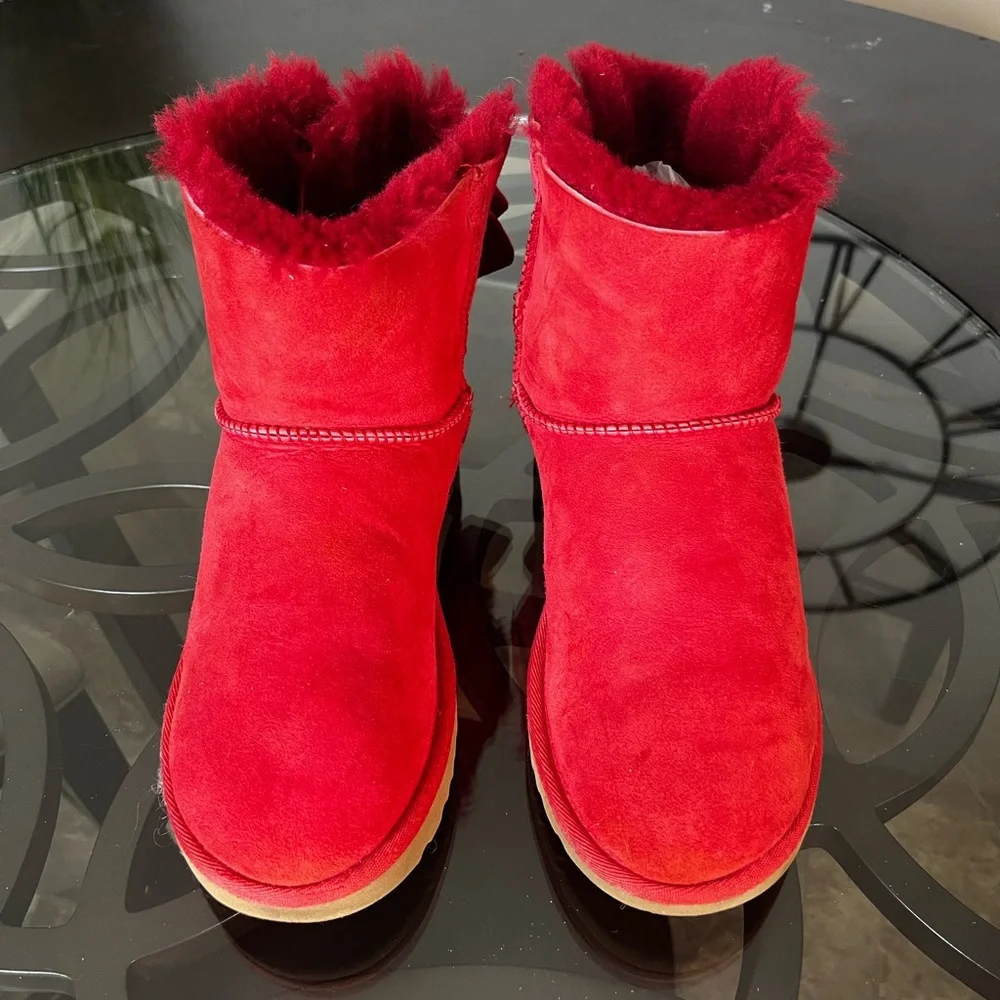 UGG Mini Bailey Bow II boots in a red suede finish Women’s Sz 7